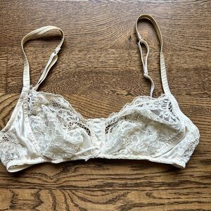 La Perla Elegant Lace and Silk Bralette in Cream